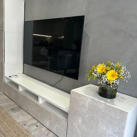 Apartment Luxurious 3bedroom 2 Bath 110 M Adjoining Martinez Beachfront