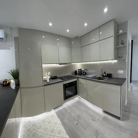 Luxueux 110m Colle Au Prestigieux Le Martinez 아파트 *